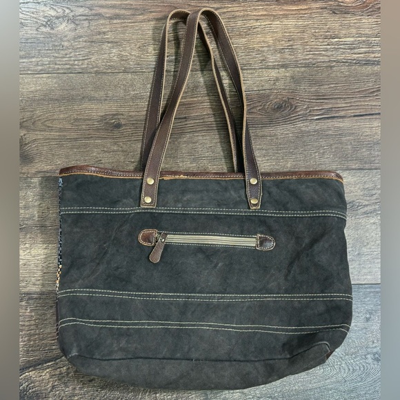 Myra Bag Large Tote - Picture 3 of 5